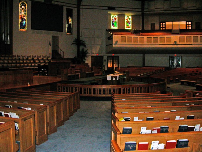 Image of worship space at Roswell UMC